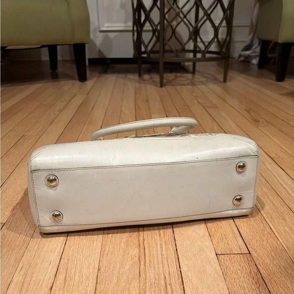 Coach Cream and White Signature Satchel - Picture 7 of 7